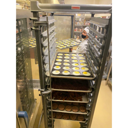 Cambro UPRPSF Camshelving Pan Stop for Full Size Ultimate Sheet Pan Rack - Image 2