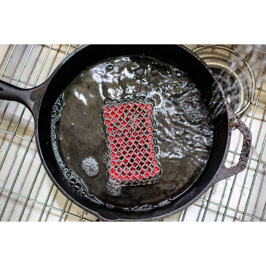 Lodge AMC10R41 Chainmail Scrubbing Pad, Red, 5-1/5" x 1" - Image 2