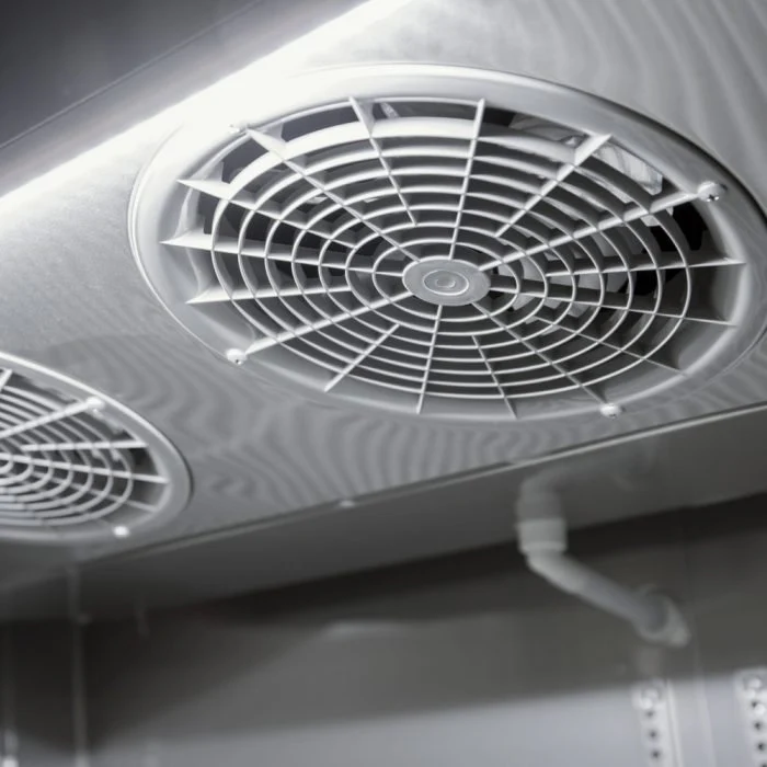 Turbo Air M3F72-3-N M3 Series Solid Door Reach-In Freezer, 3 Section - Image 4
